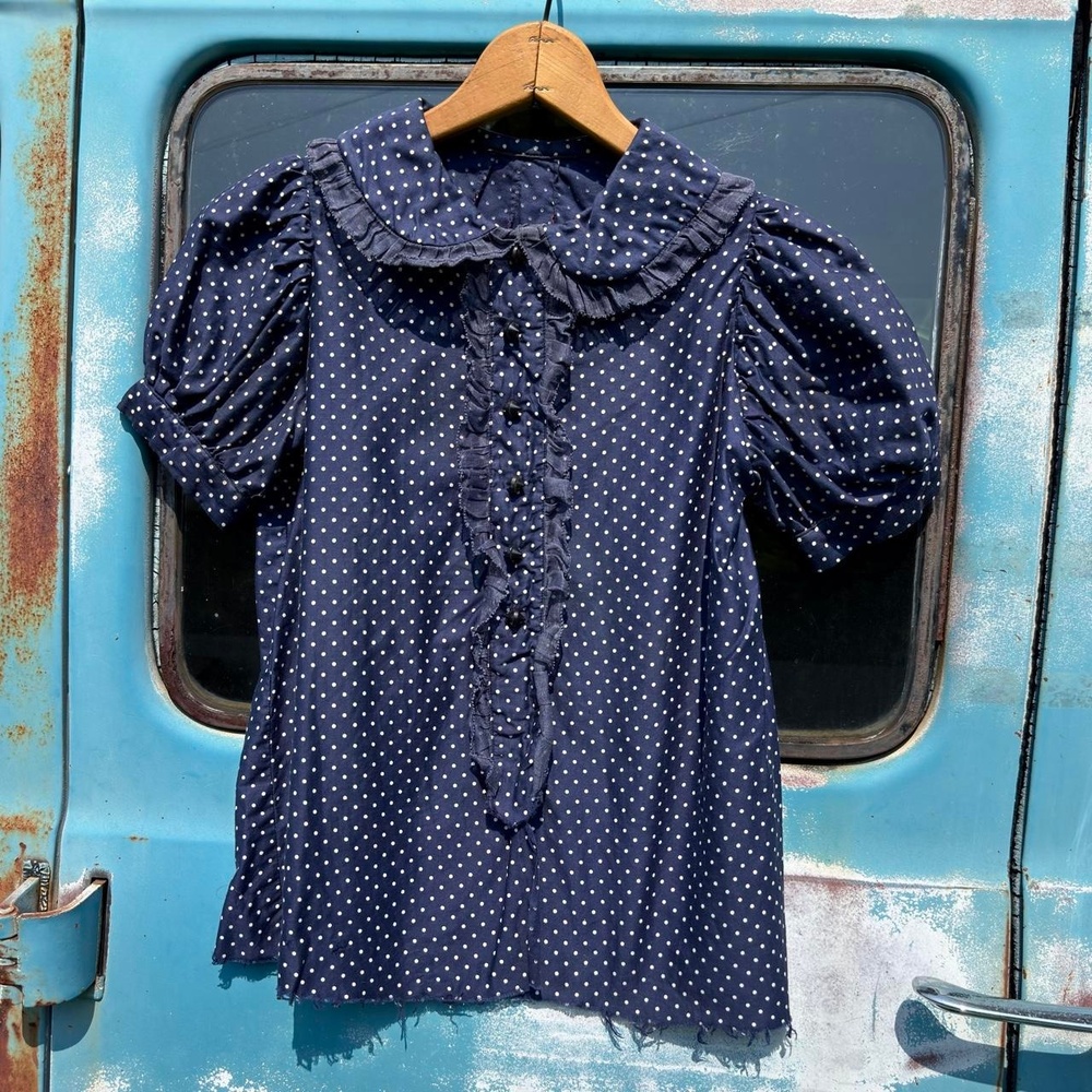 30s navy blue white polka dot cotton blouse Bakelite buttons peter pan puff